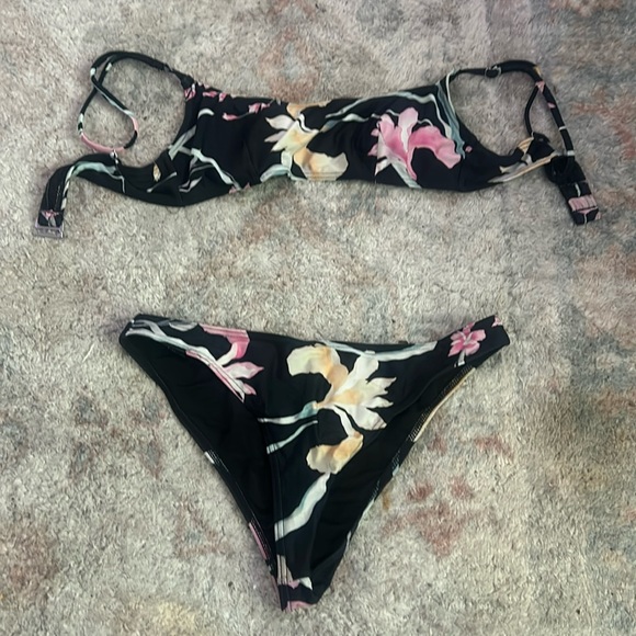 Sisstrevolution bikini! Super comfortable material and good quality as well. - Picture 1 of 1